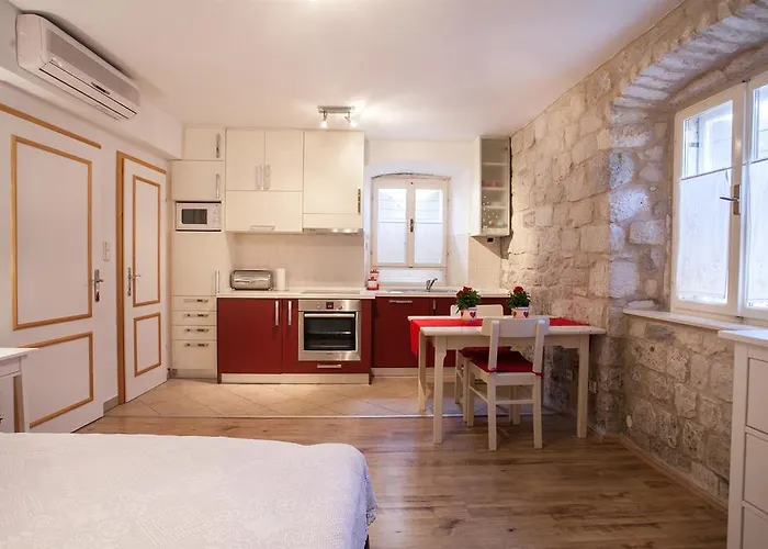 Apartment & Room Ursa
