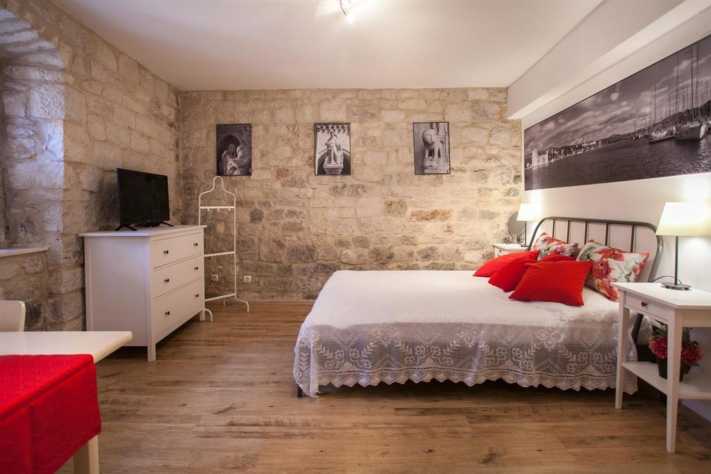 Apartment Apartment & Room Ursa *