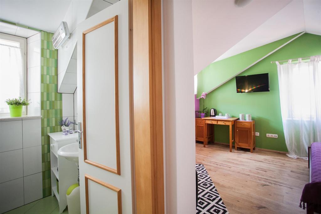 Apartment Apartment & Room Ursa *